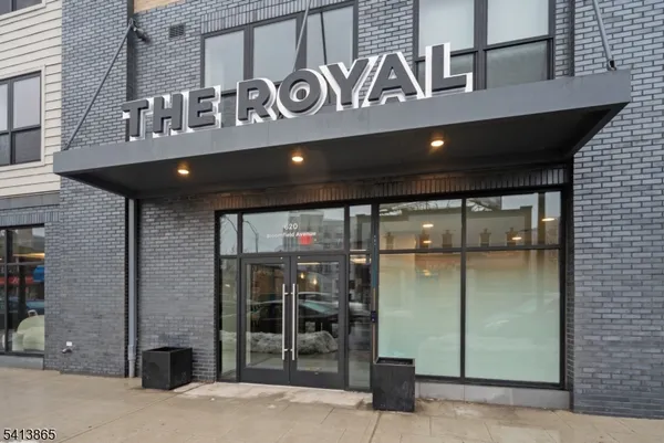 $7,000 | 620 Bloomfield Avenue, Unit PHB, Bloomfield, NJ 07003