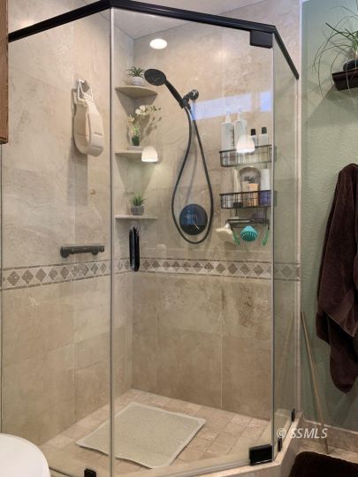 1320 Mayo Street Ridgecrest, CA 93555 - Photo 21 of 45 a bathroom with a shower