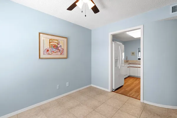 $2,000 | 6122 South River Run Drive, Unit 203B, Sebastian, FL 32958