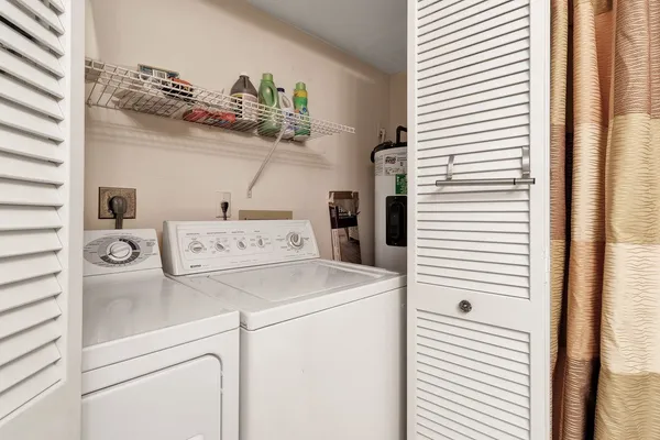 $2,000 | 6122 South River Run Drive, Unit 203B, Sebastian, FL 32958