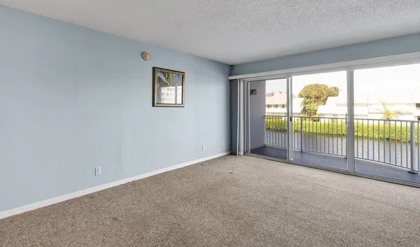 $2,000 | 6122 South River Run Drive, Unit 203B, Sebastian, FL 32958