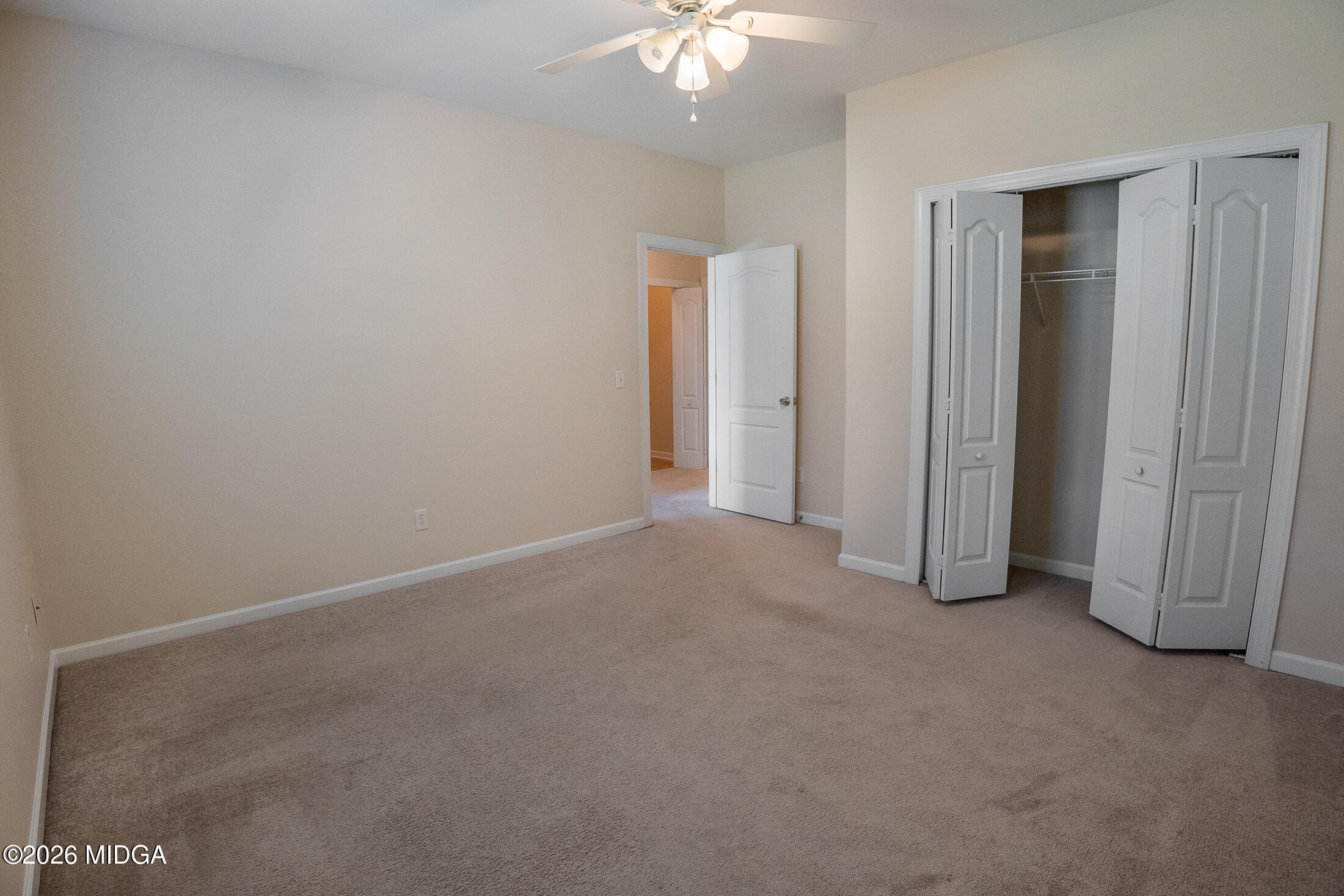 339 Fairways Drive Macon, GA 31220 - Photo 32 of 37 an empty room with a bathroom