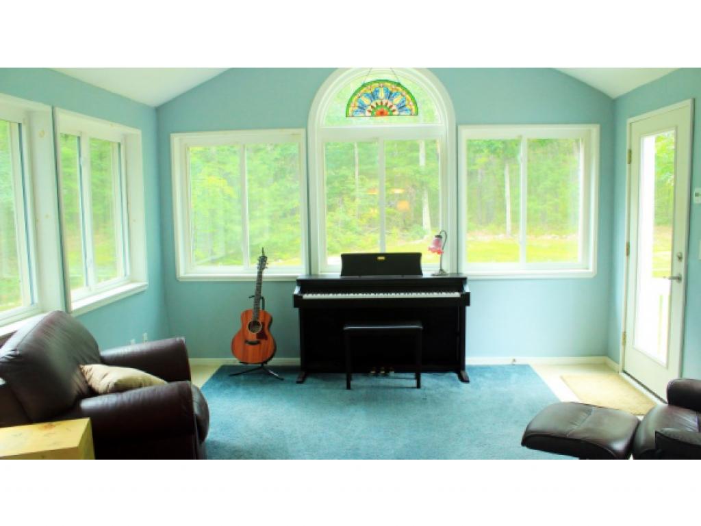 23 Sherwood Road Londonderry, NH 03053 - Photo 14 of 25 Gallery Image 14