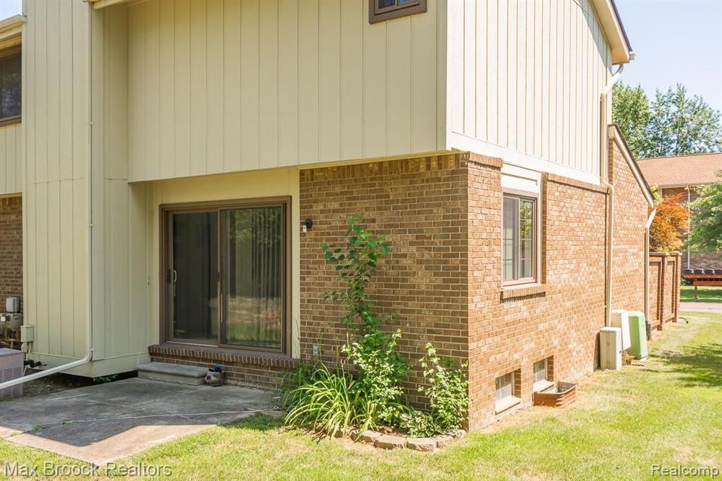 2844 Trailwood Drive Rochester Hills, MI 48309 - Photo 27 of 31