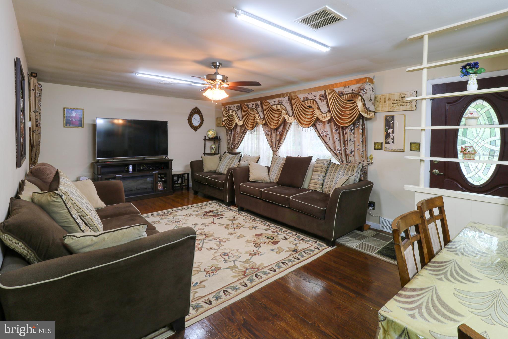 2424 Cambridge Road York, PA 17402 - Photo 8 of 37 Gallery Image 8
