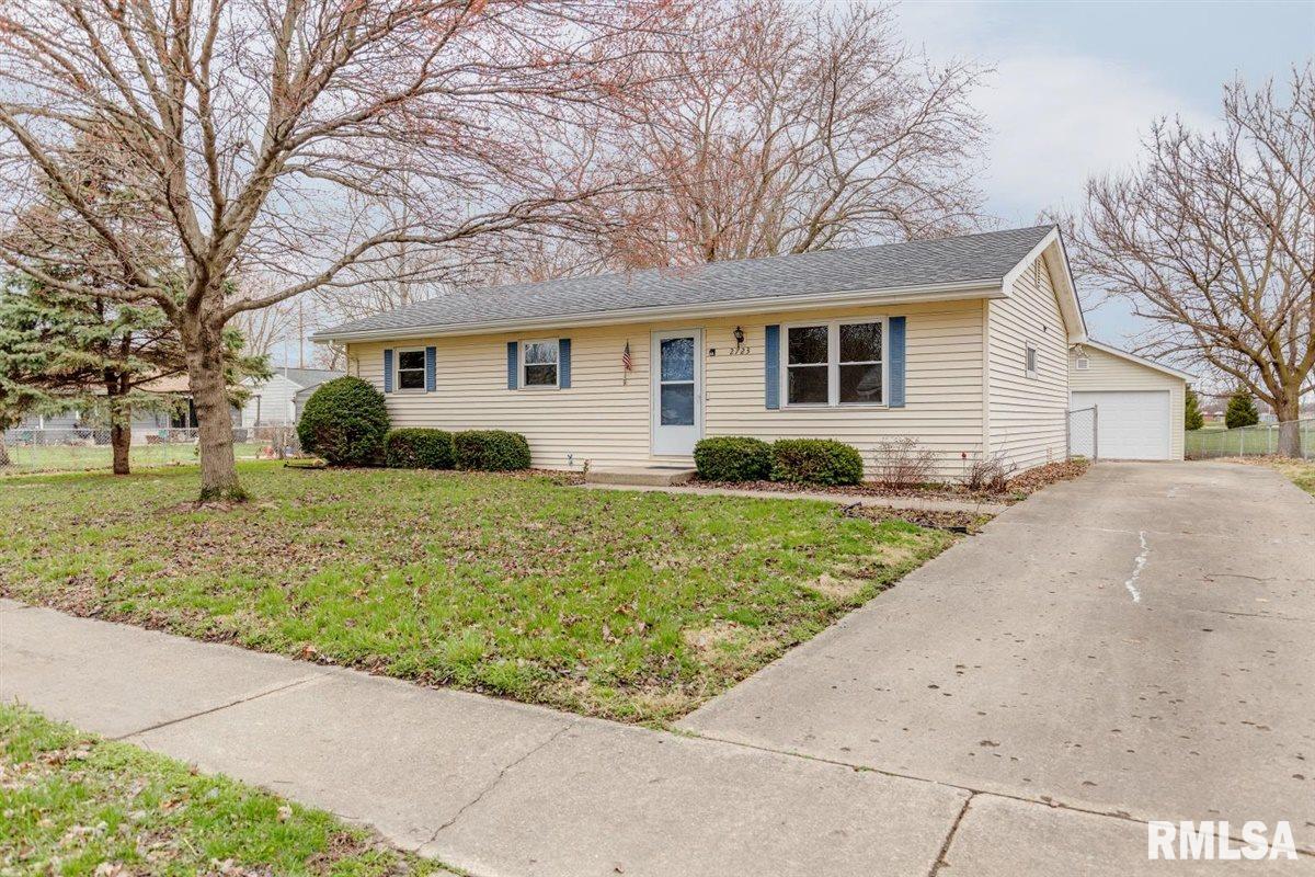 2723 Cardigan Drive Springfield, IL 62702 - Photo 1 of 18