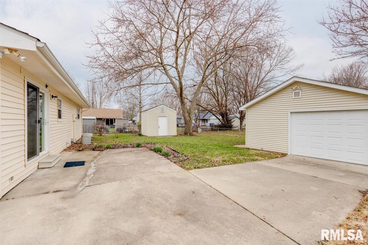 2723 Cardigan Drive Springfield, IL 62702 - Photo 15 of 18
