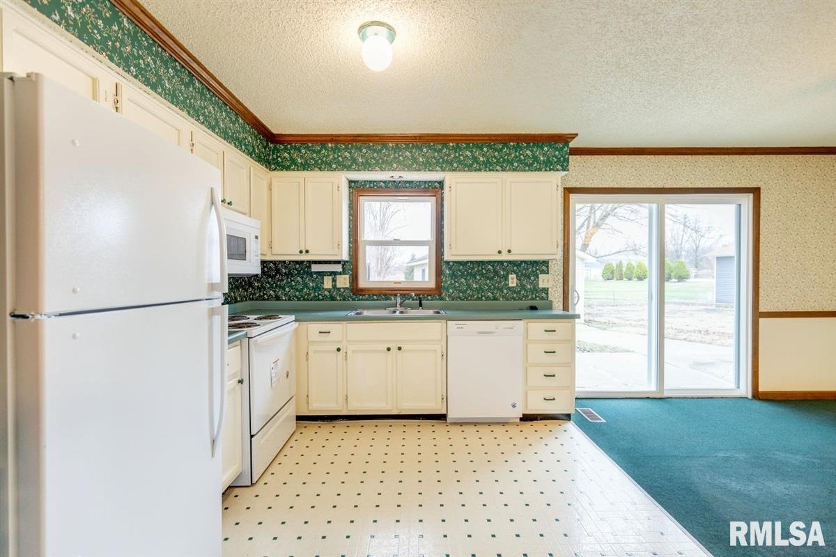 2723 Cardigan Drive Springfield, IL 62702 - Photo 6 of 18