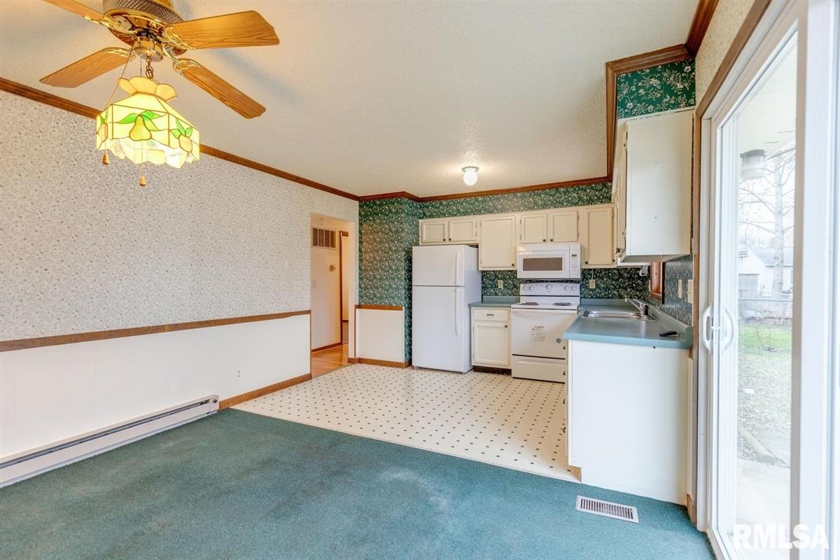 2723 Cardigan Drive Springfield, IL 62702 - Photo 10 of 18