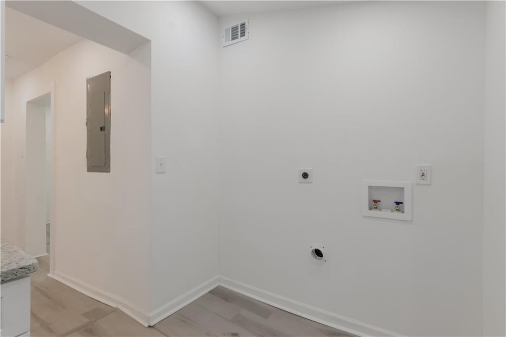 235 Dodd Avenue Southwest Atlanta, GA 30315 - Photo 8 of 17