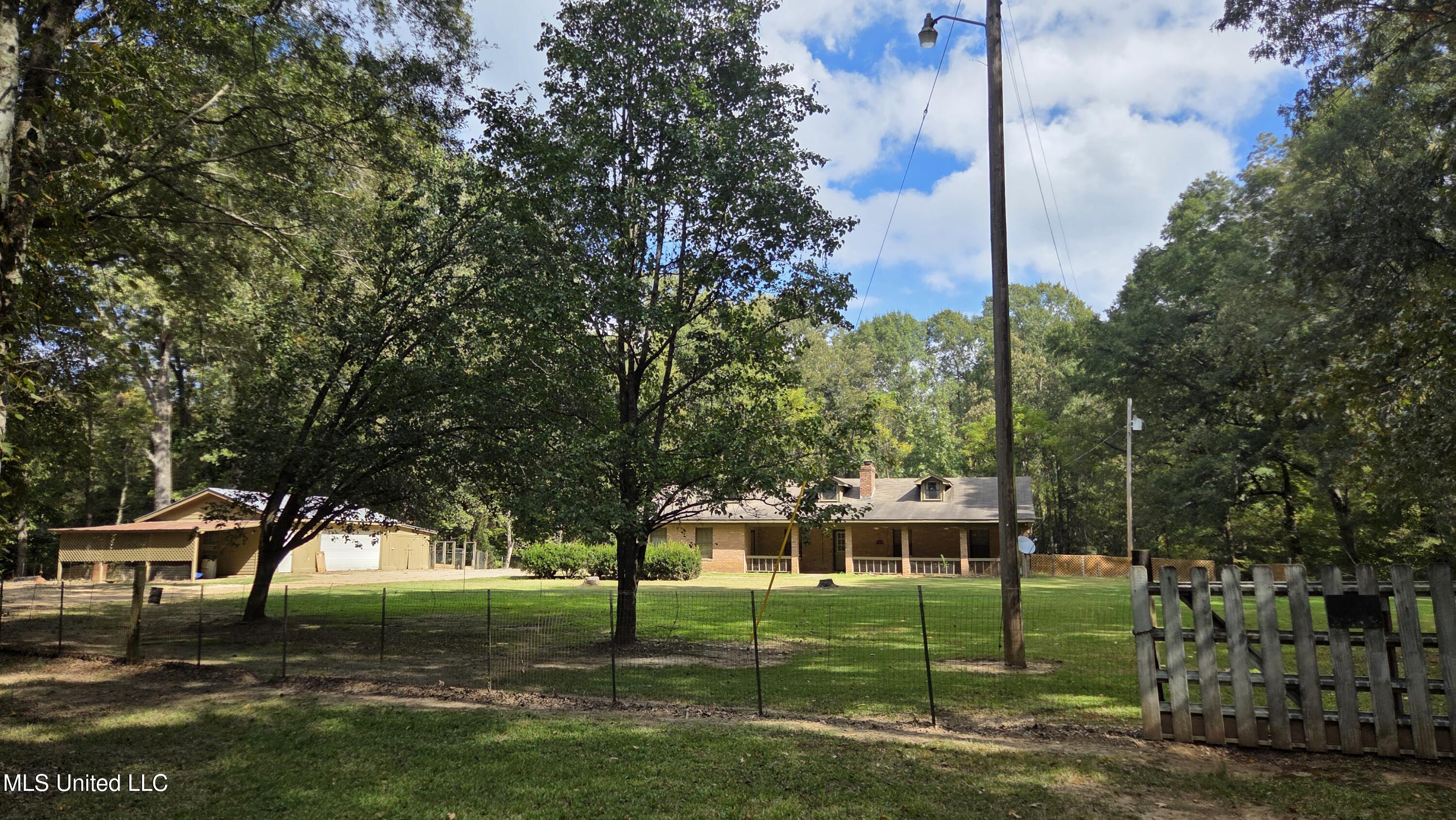 2068 Anderson Road Edwards, MS 39066 - Photo 2 of 28 20251018_112250 (1)