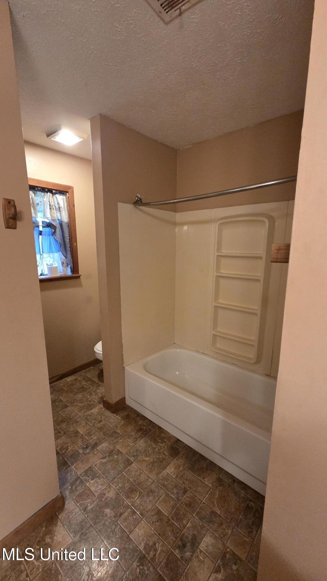 2068 Anderson Road Edwards, MS 39066 - Photo 23 of 28 20251018_111336