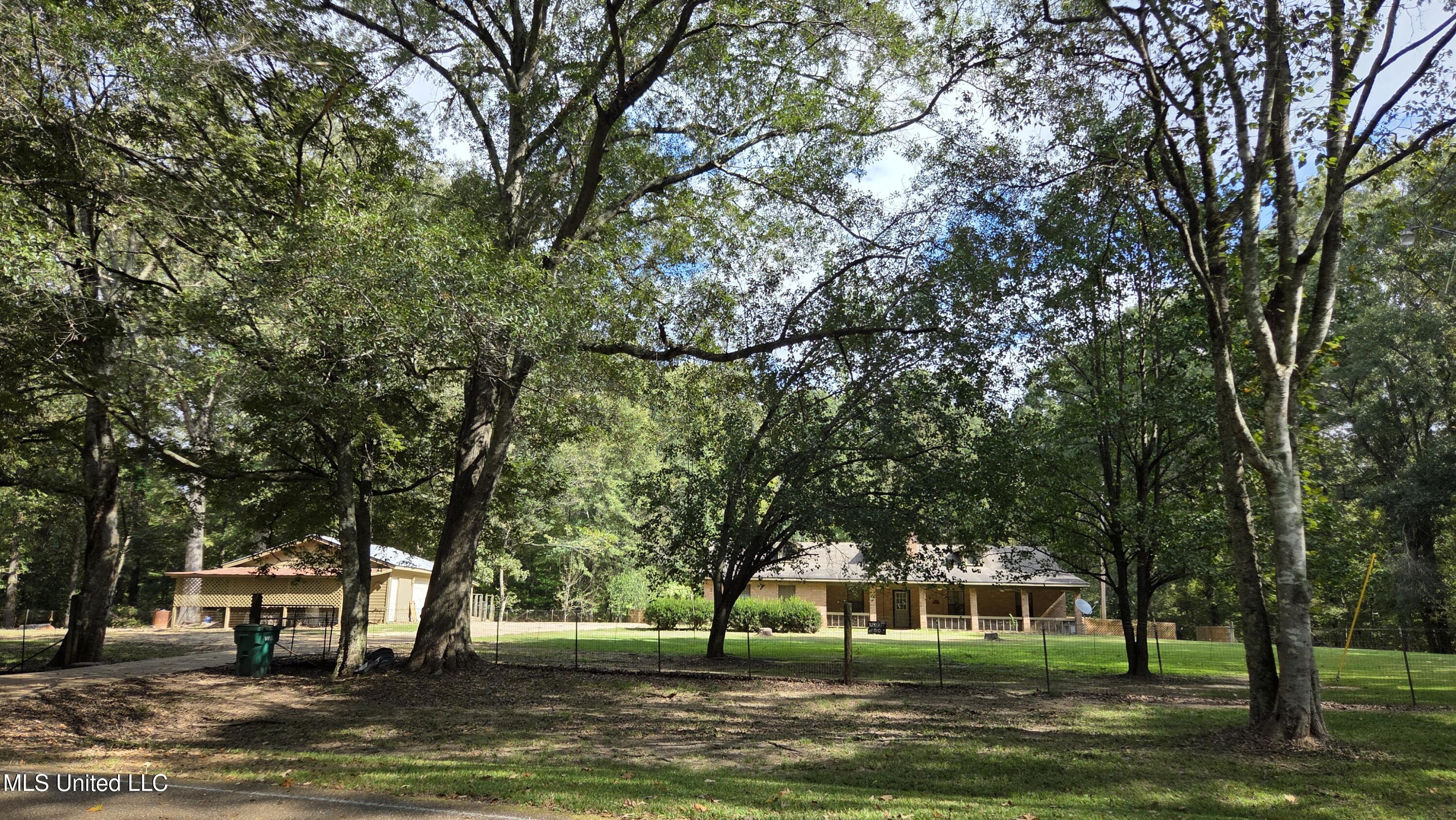 2068 Anderson Road Edwards, MS 39066 - Photo 3 of 28 20251018_112308 (1)