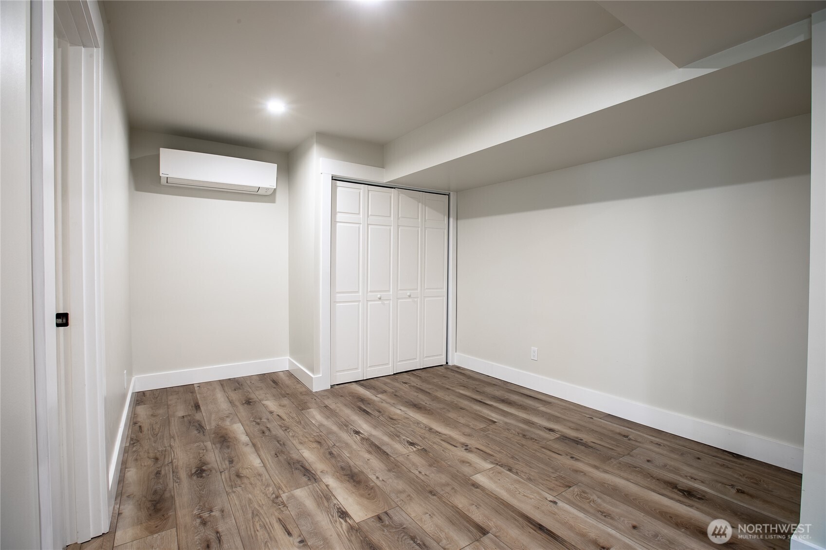 9359 Forest Court Southwest, Unit B Seattle, WA 98136 - Photo 14 of 31