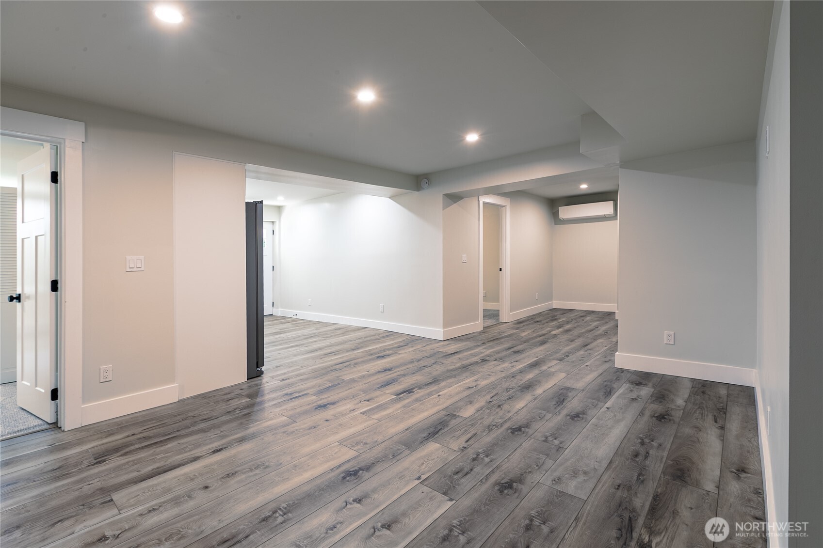 9359 Forest Court Southwest, Unit B Seattle, WA 98136 - Photo 17 of 31