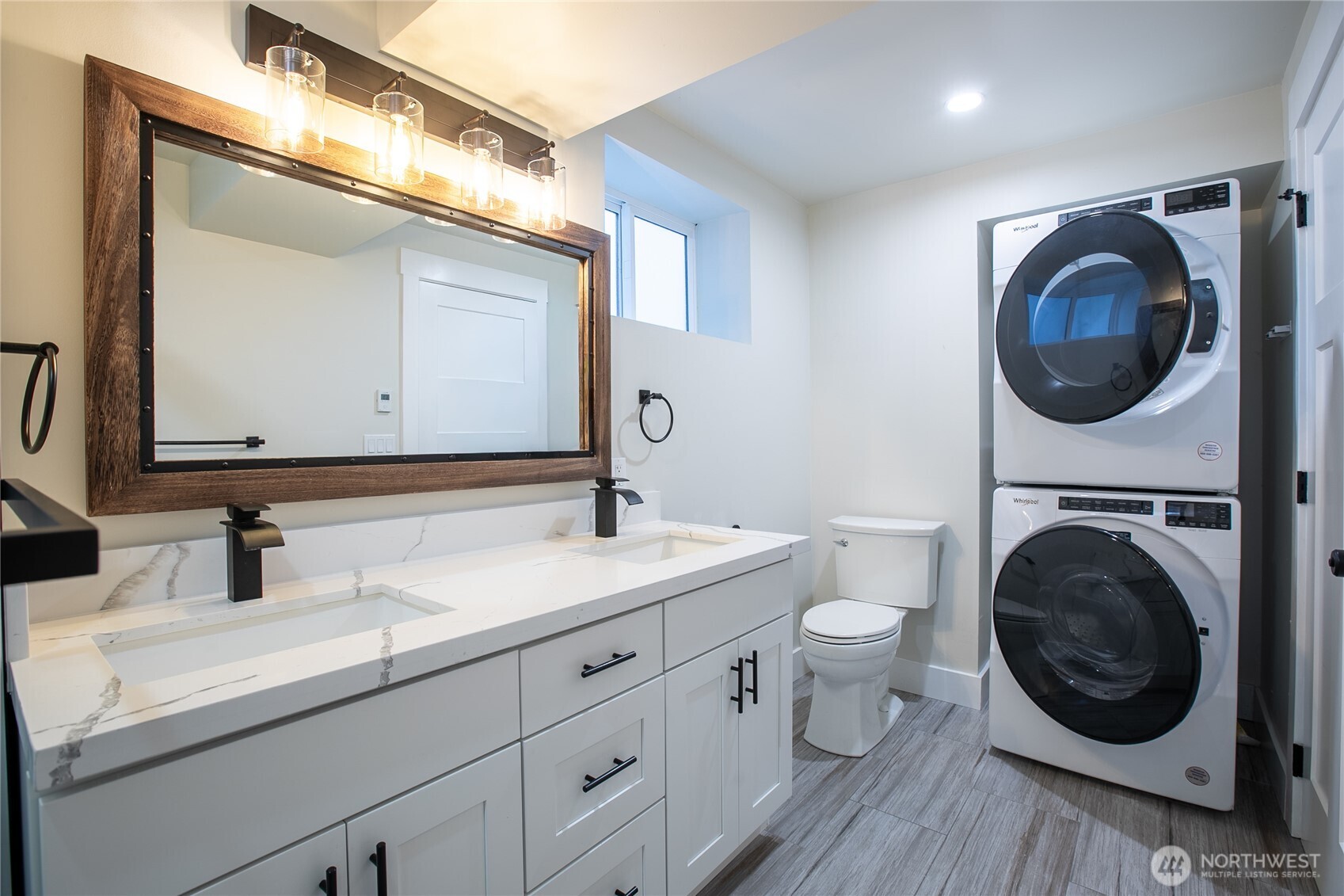 9359 Forest Court Southwest, Unit B Seattle, WA 98136 - Photo 24 of 31