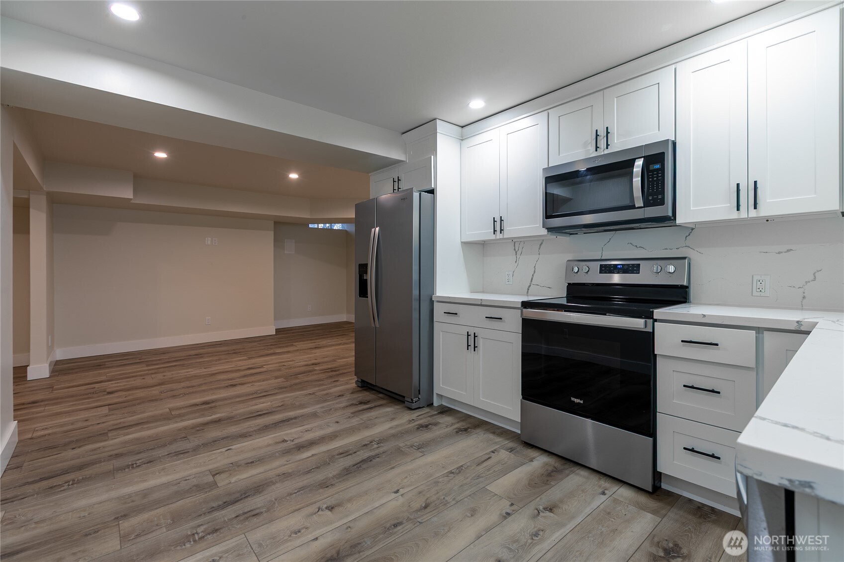 9359 Forest Court Southwest, Unit B Seattle, WA 98136 - Photo 9 of 31