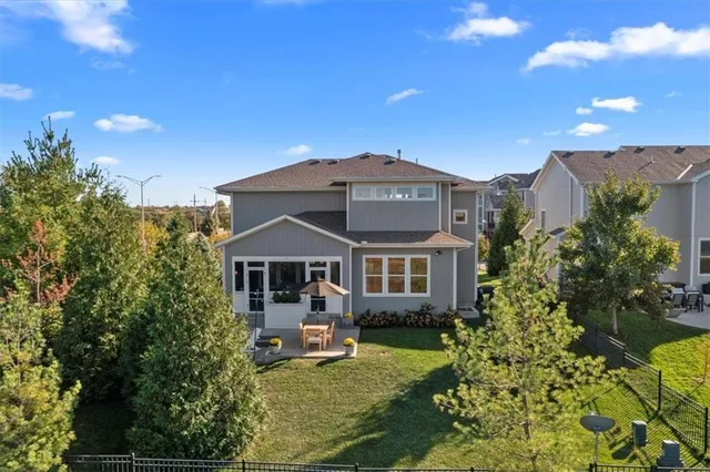 $779,000 | 8700 West 166th Street, Overland Park, KS 66085