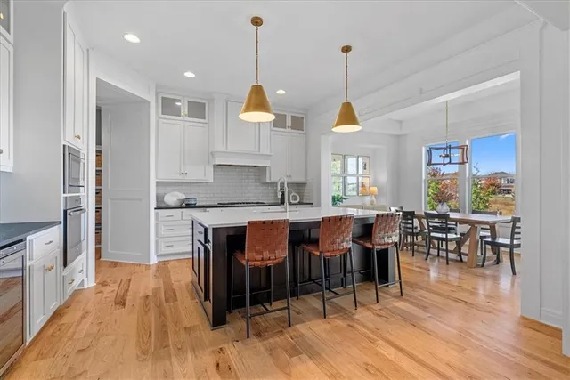 $779,000 | 8700 West 166th Street, Overland Park, KS 66085