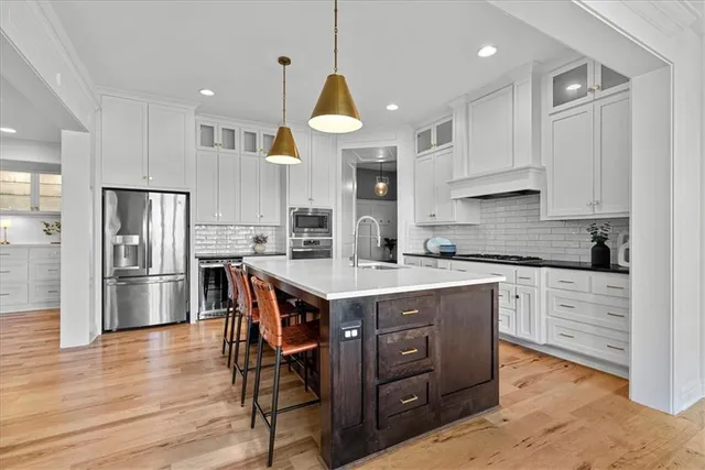 $779,000 | 8700 West 166th Street, Overland Park, KS 66085