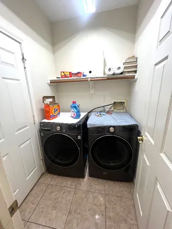$295,000 | 714 Fowlkes Street, Sealy, TX 77474