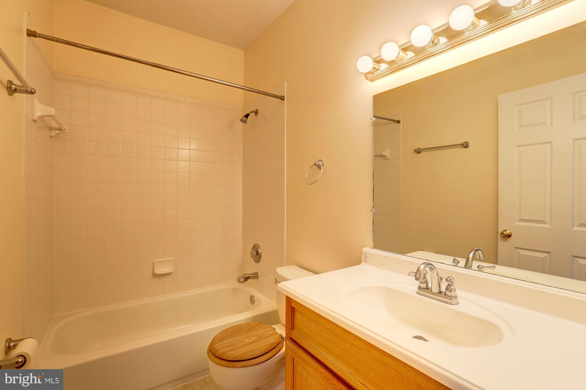 3284 Courtney School Road Midland, VA 22728 - Photo 17 of 24 Hall Full Bath