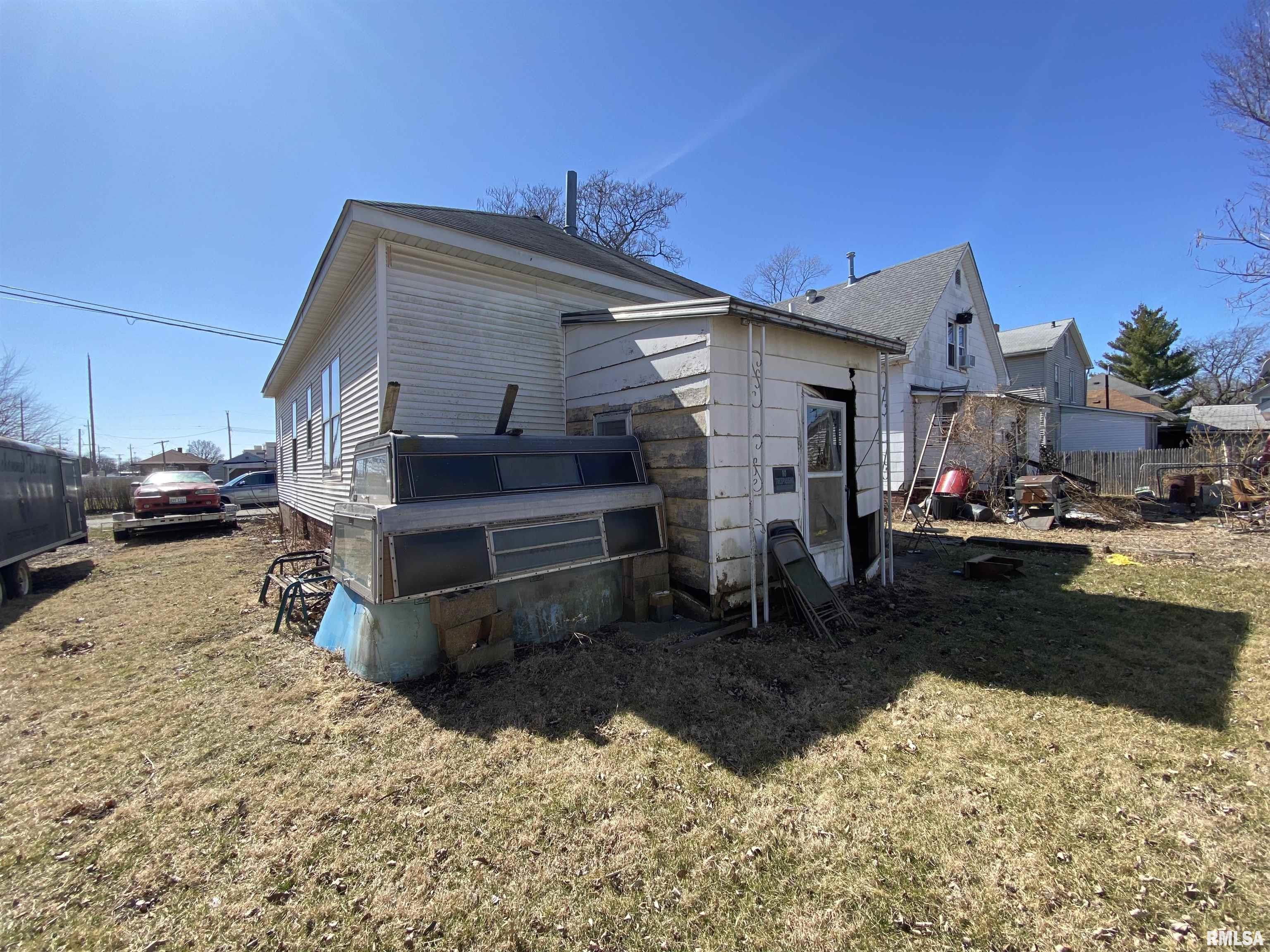 357 Liberty Place Canton, IL 61520 - Photo 2 of 3 Gallery Image 2