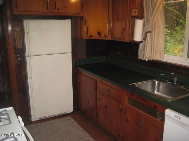 314 Greeley Lake Road Greeley, PA 18425 - Photo 10 of 52