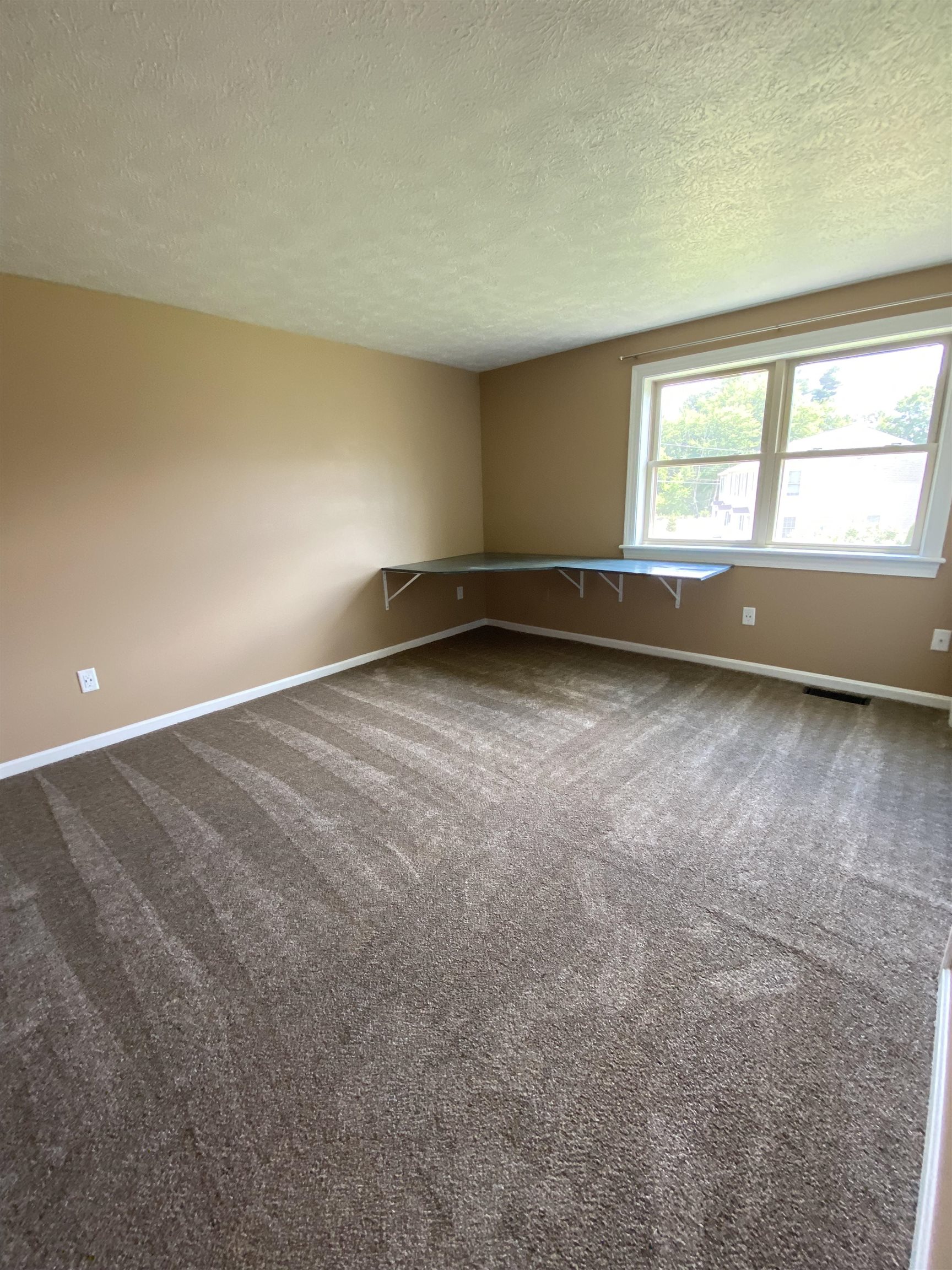 1555 Bodwell Road, Unit 67 Manchester, NH 03109 - Photo 18 of 37