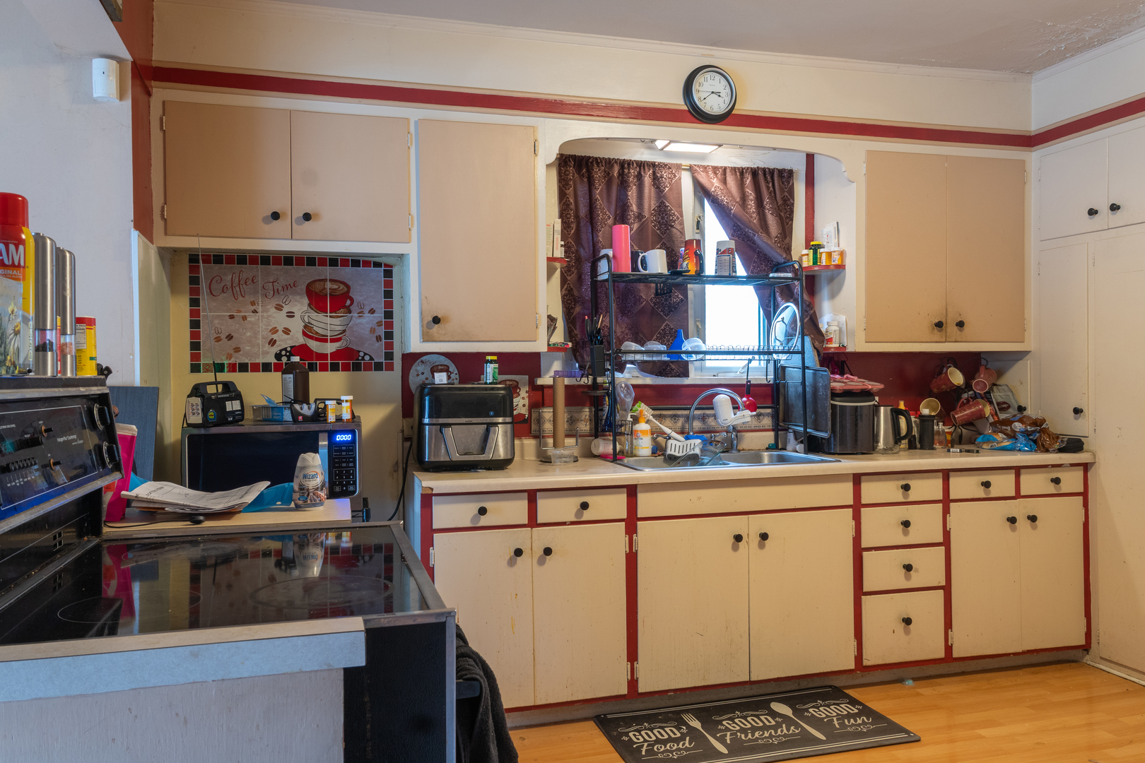 223 West Avon Street Freeport, IL 61032 - Photo 5 of 14 a view of kitchen with breakfast area