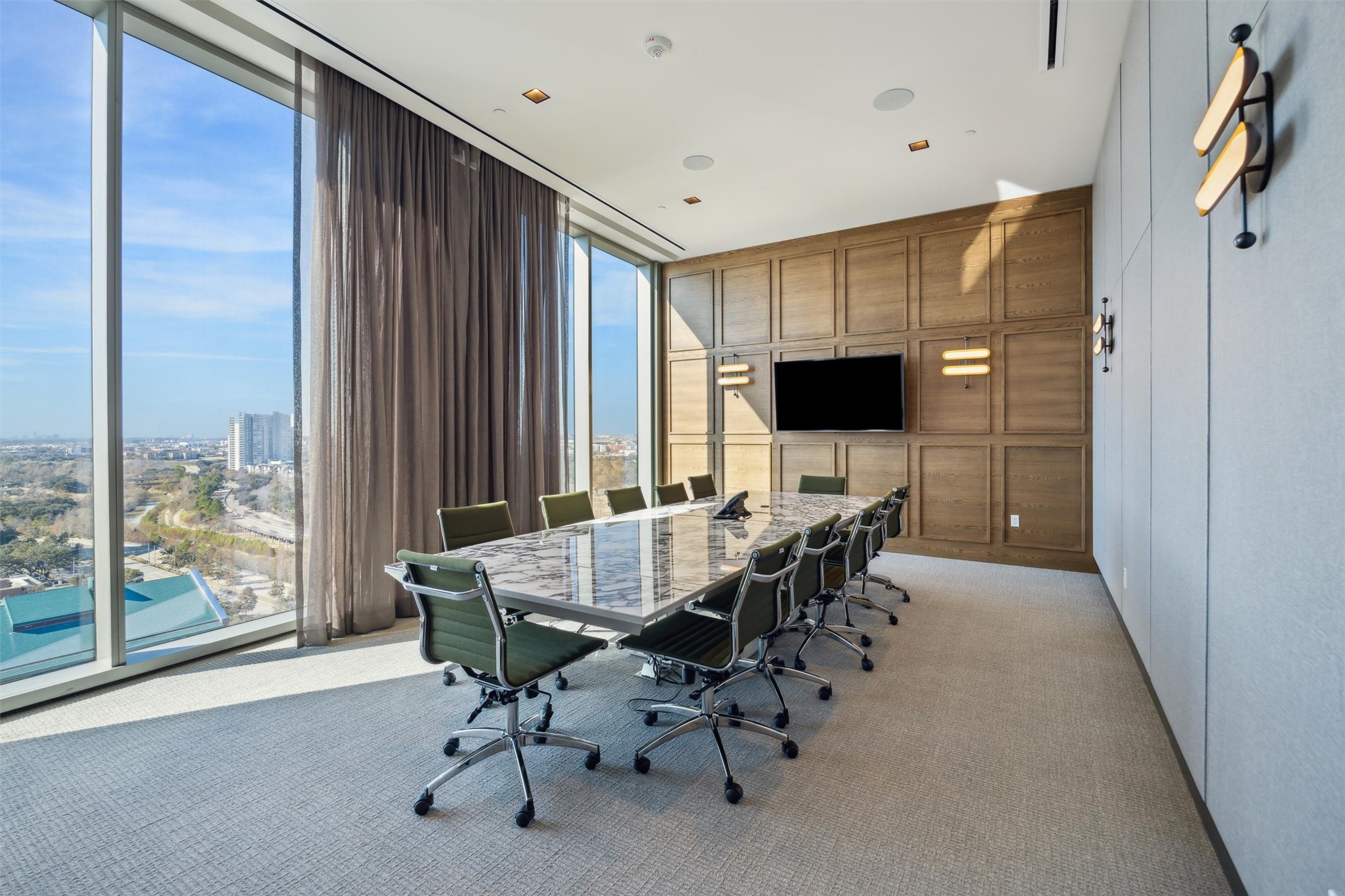 1711 Allen Parkway, Unit 1805 Houston, TX 77019 - Photo 30 of 43 Resident Conference Room