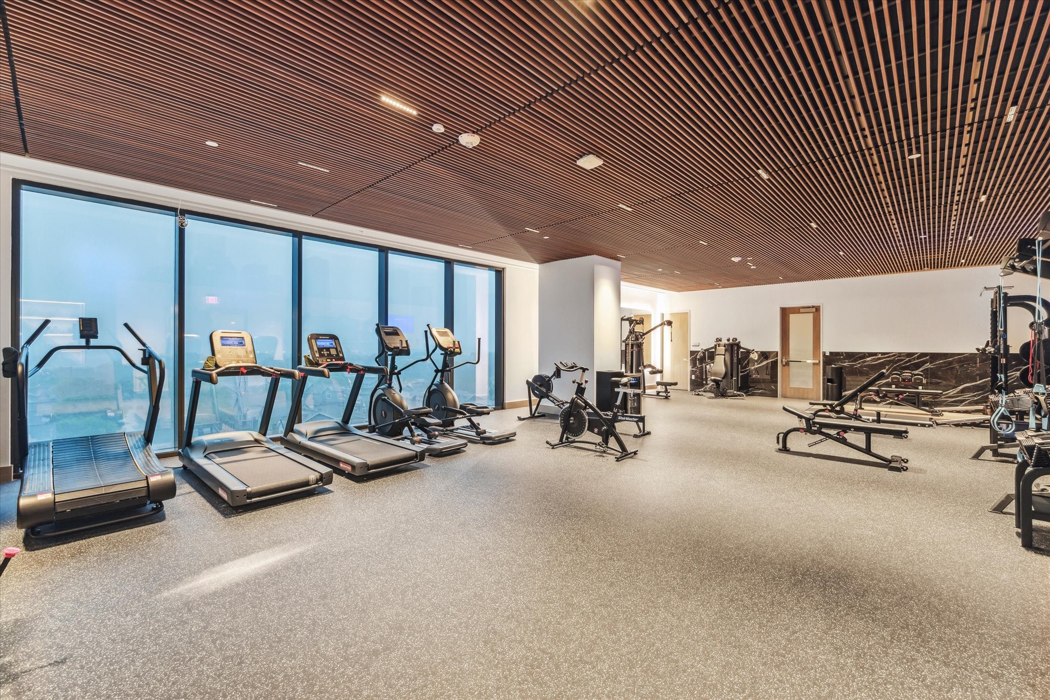 1711 Allen Parkway, Unit 1805 Houston, TX 77019 - Photo 32 of 43 Thompson Hotel and Residences at the Allen fitness center.