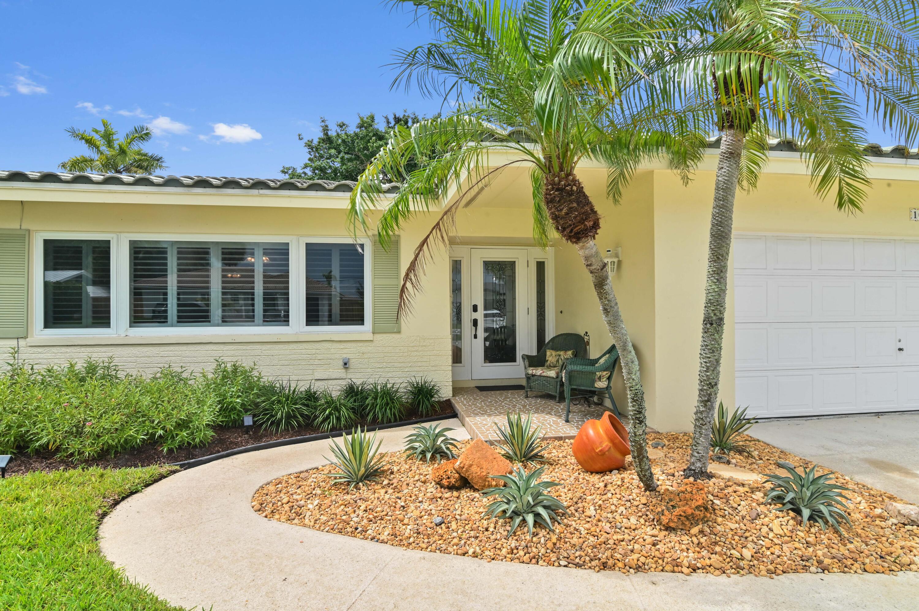 1090 Southwest 12th Street Boca Raton, FL 33486 - Photo 4 of 37 03 Front 03