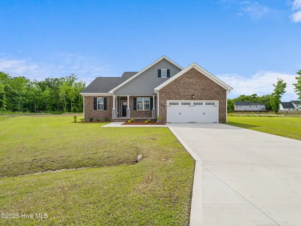 $2,150 | 908 Freewoods Court, Jacksonville, NC 28546