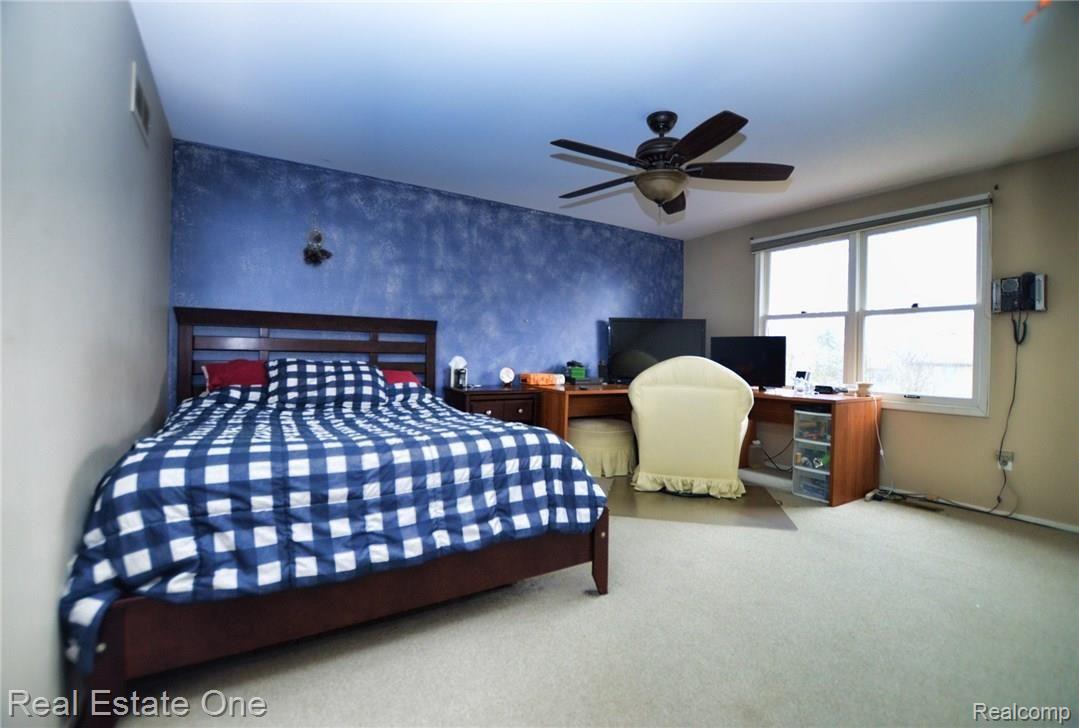 31210 Claymore Road Farmington, MI 48331 - Photo 12 of 21 11 Bedroom.jpg