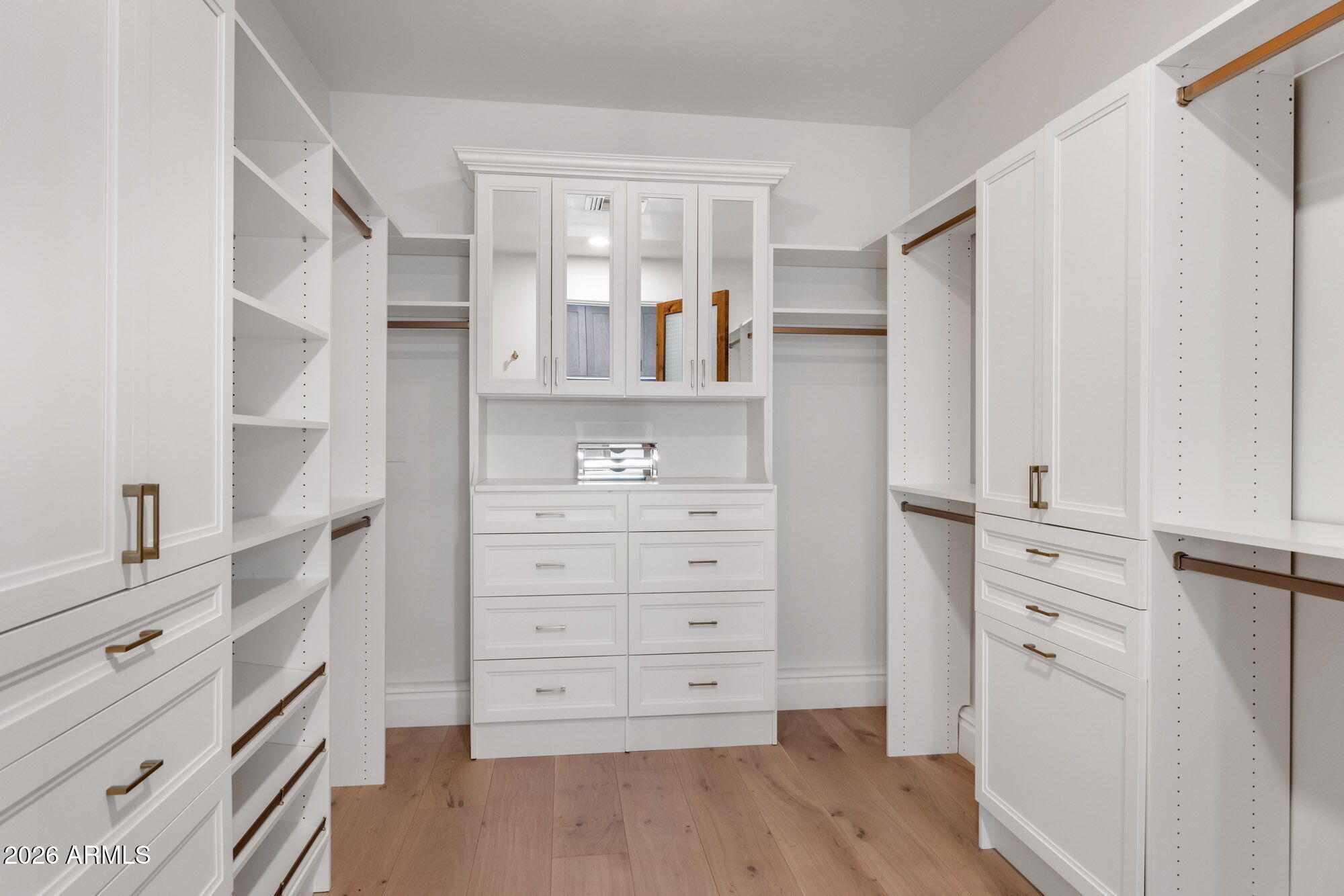 8625 Morning Glory Road Paradise Valley, AZ 85253 - Photo 29 of 52 a view of cabinets and window