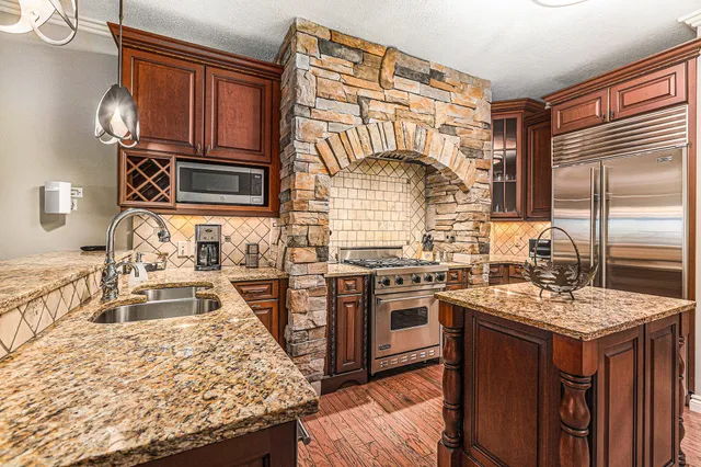 $395,000 | 5707 South Lake Street, Unit 5A, Glen Arbor, MI 49636