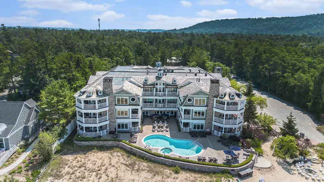 $395,000 | 5707 South Lake Street, Unit 5A, Glen Arbor, MI 49636