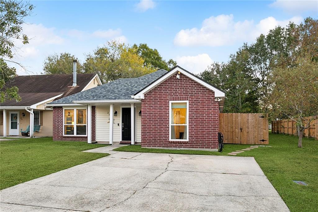 31 Cypress Meadow Loop Slidell, LA 70460 - Photo 2 of 16