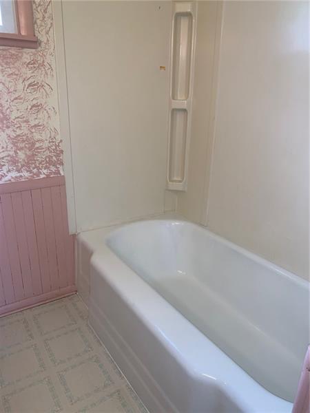 204 Reed Street Lower Burrell, PA 15068 - Photo 19 of 22 Another angle of bathroom.