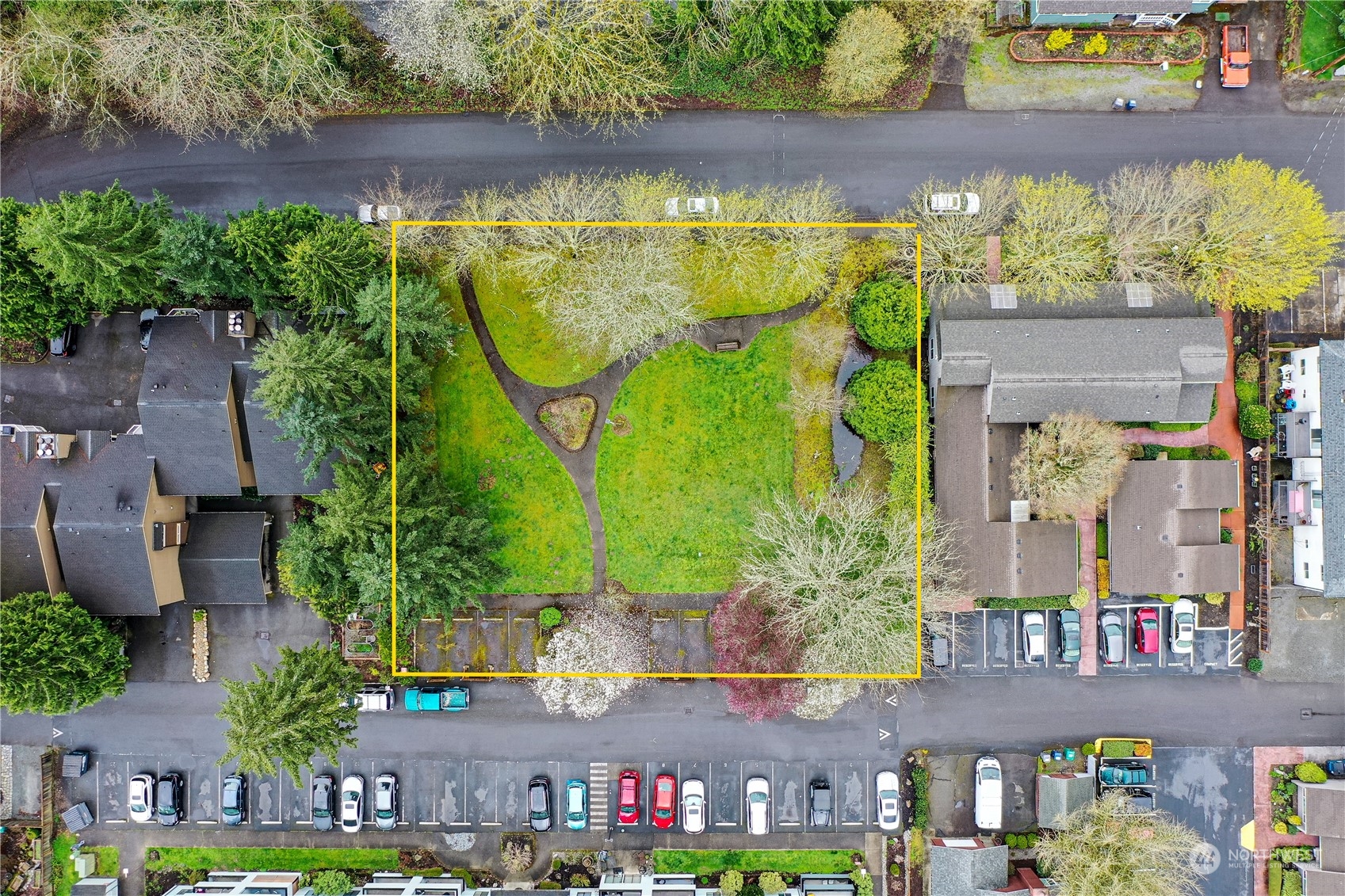 750 3rd Avenue Northwest Issaquah, WA 98027 - Photo 6 of 19 an aerial view of houses with yard