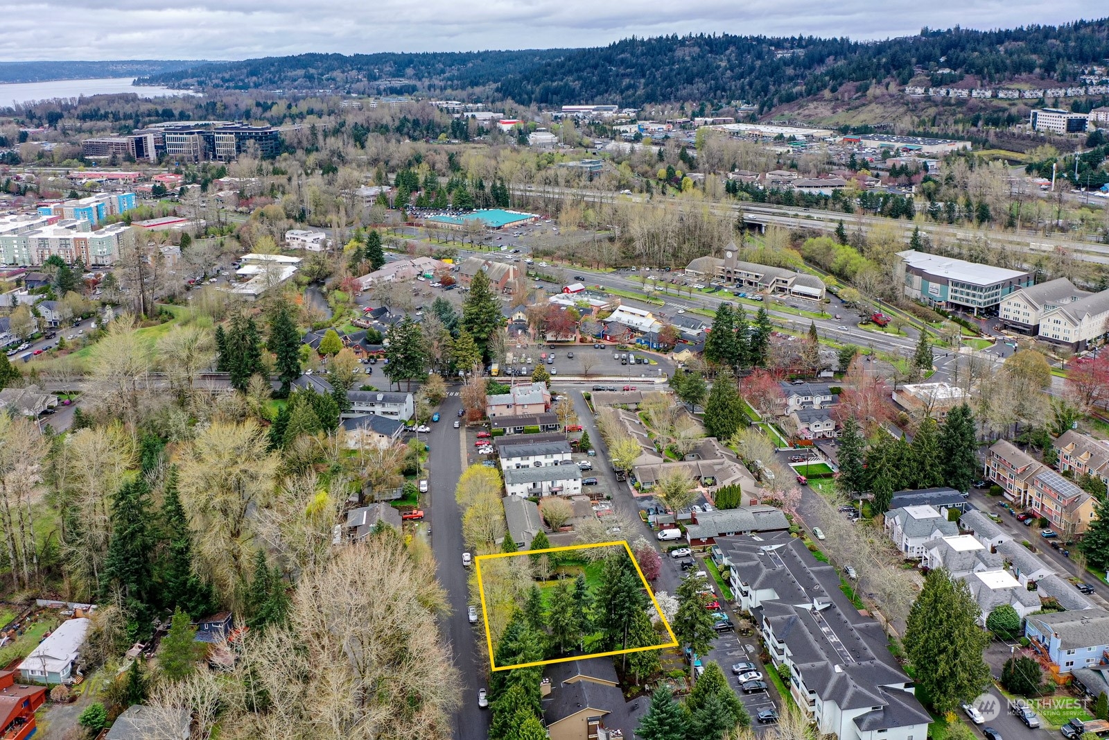 750 3rd Avenue Northwest Issaquah, WA 98027 - Photo 9 of 19 an aerial view of a city