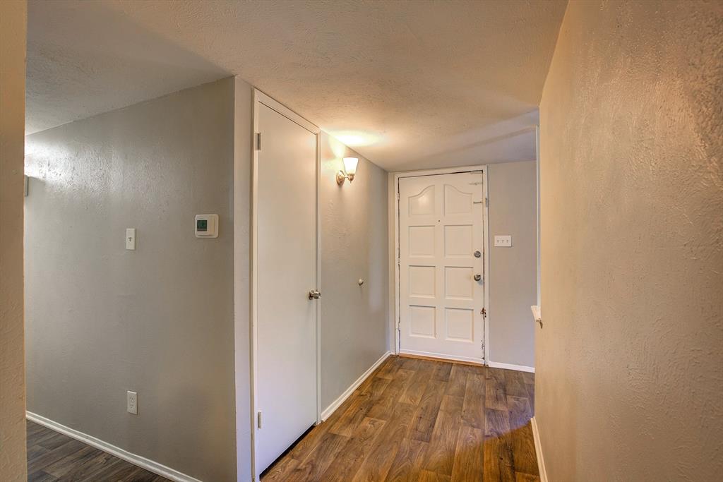 7801 Summerglen Road Fort Worth, TX 76133 - Photo 6 of 40