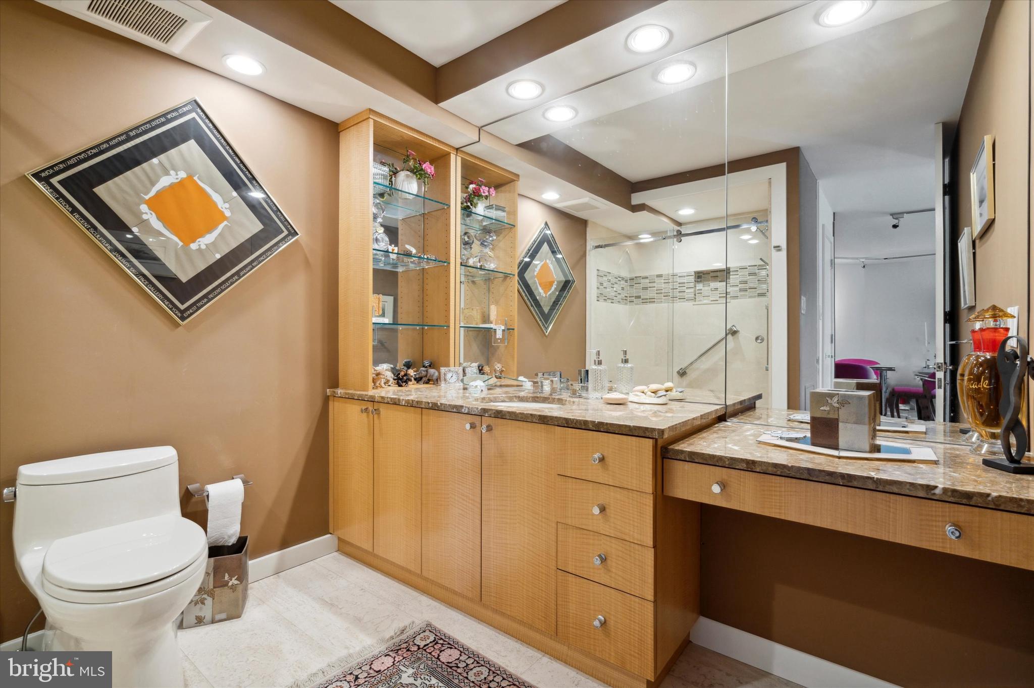 8302 Old York Road, Unit C61 Elkins Park, PA 19027 - Photo 26 of 29 Ensuite 2nd Bath