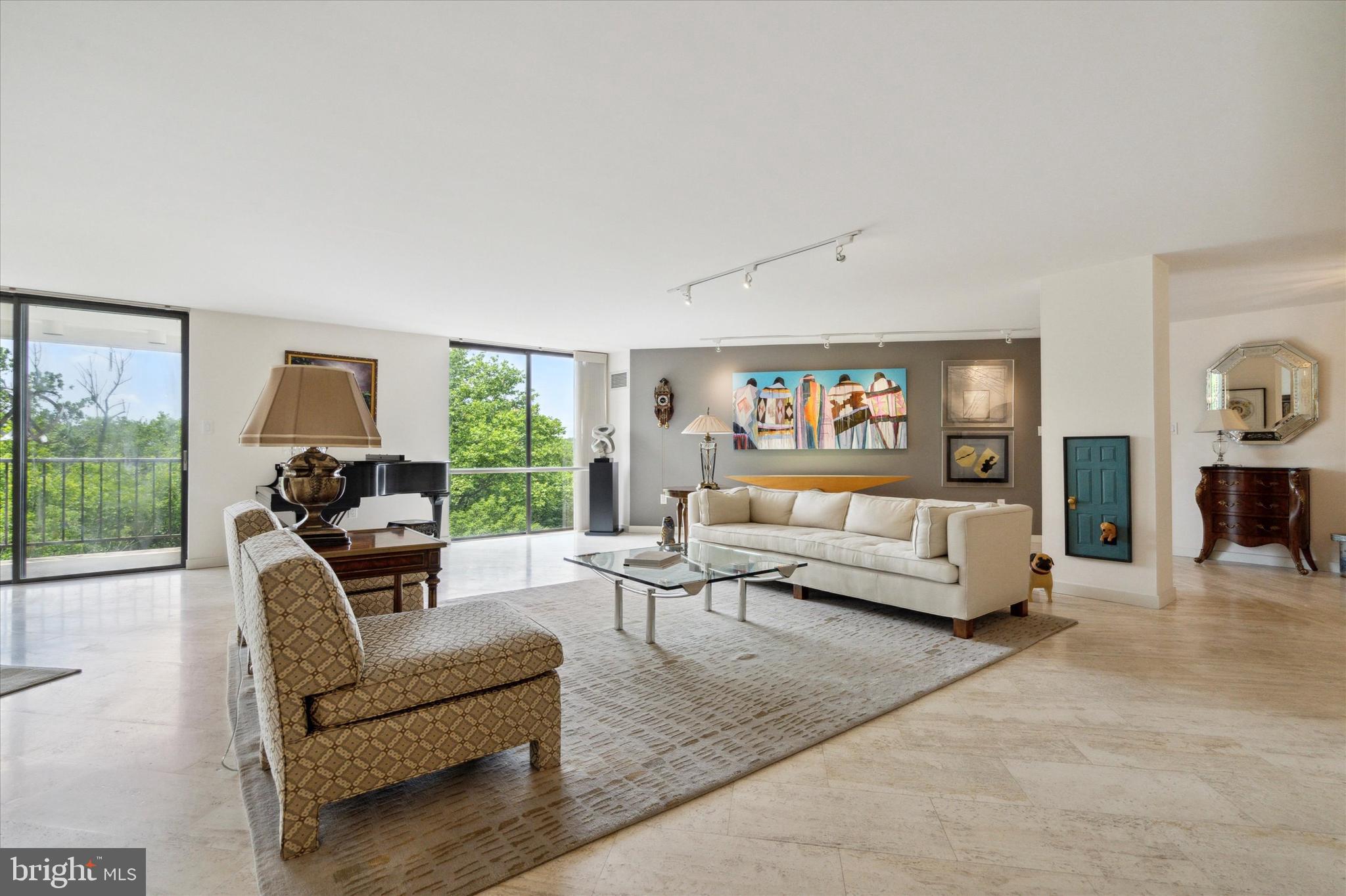 8302 Old York Road, Unit C61 Elkins Park, PA 19027 - Photo 6 of 29 Living Room