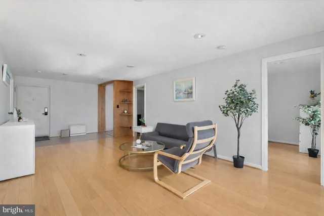 $455,000 | 1510 12th Street North, Unit 303, Arlington, VA 22209