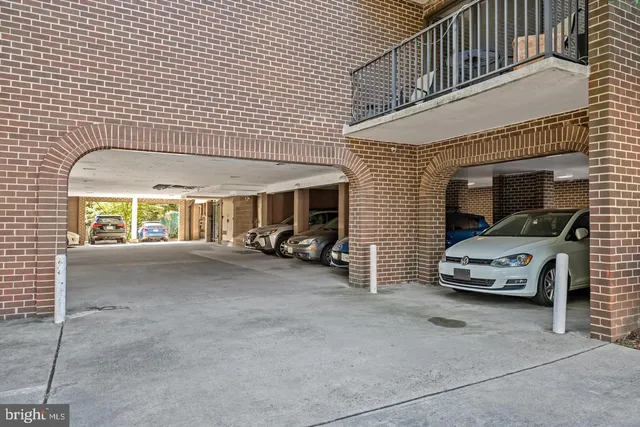 $455,000 | 1510 12th Street North, Unit 303, Arlington, VA 22209