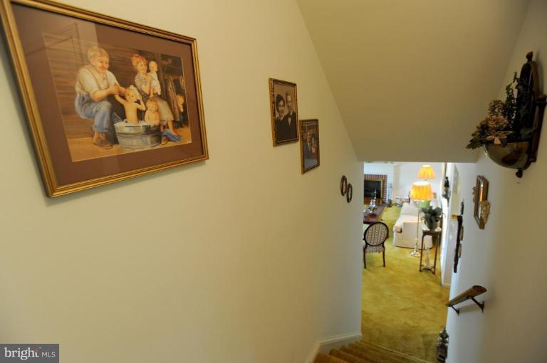 7308 Idylwood Road Falls Church, VA 22043 - Photo 13 of 21 Hallway