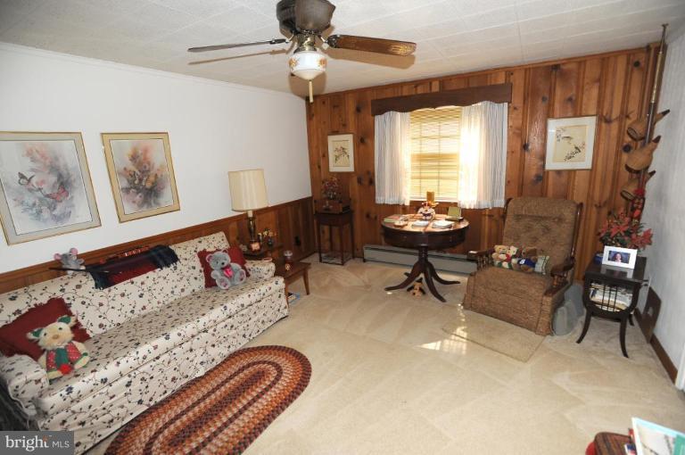 7308 Idylwood Road Falls Church, VA 22043 - Photo 16 of 21 Family Room