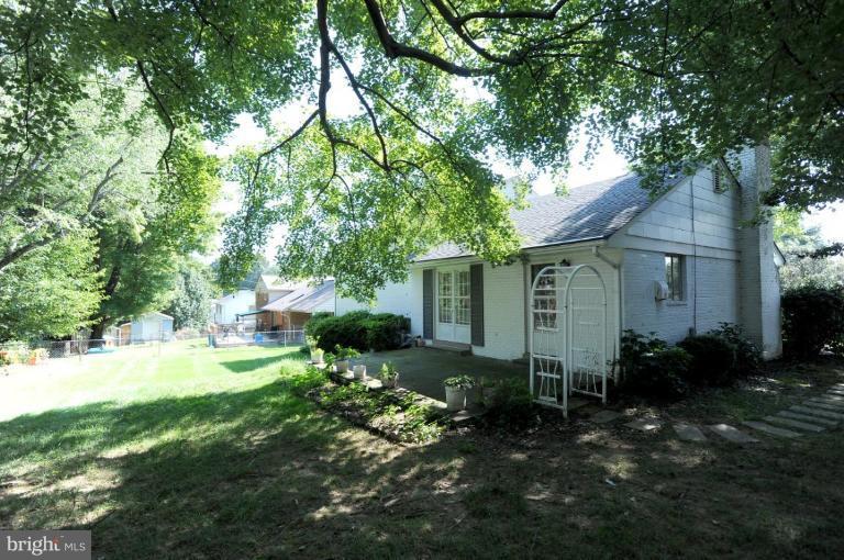 7308 Idylwood Road Falls Church, VA 22043 - Photo 18 of 21 Exterior (Rear)